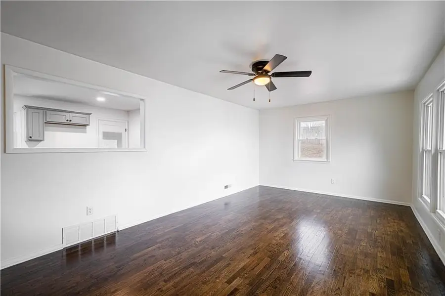 3310 S 30th Street, Saint Joseph, MO 64503 - Image #3