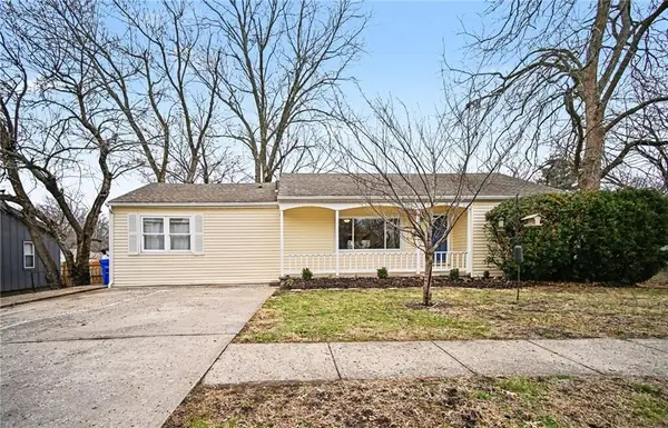 203 NE Green Street, Lee's Summit, MO 64063