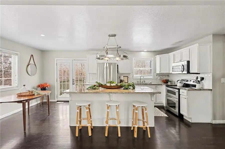 2900 E Red Bridge Road, Kansas City, MO 64137 - #2