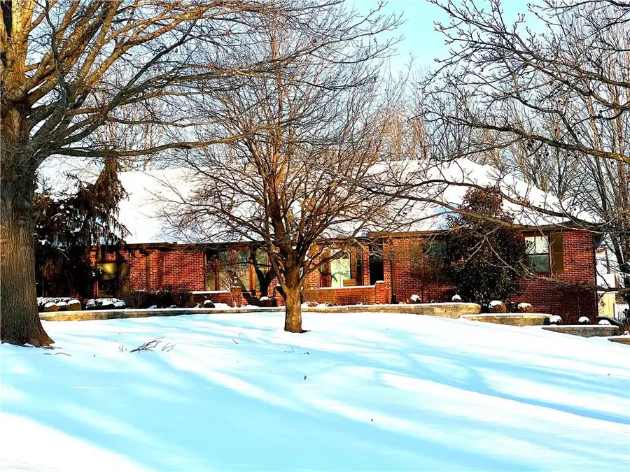 8987 Oak Country Lane, De Soto, KS 66018 - Image #3