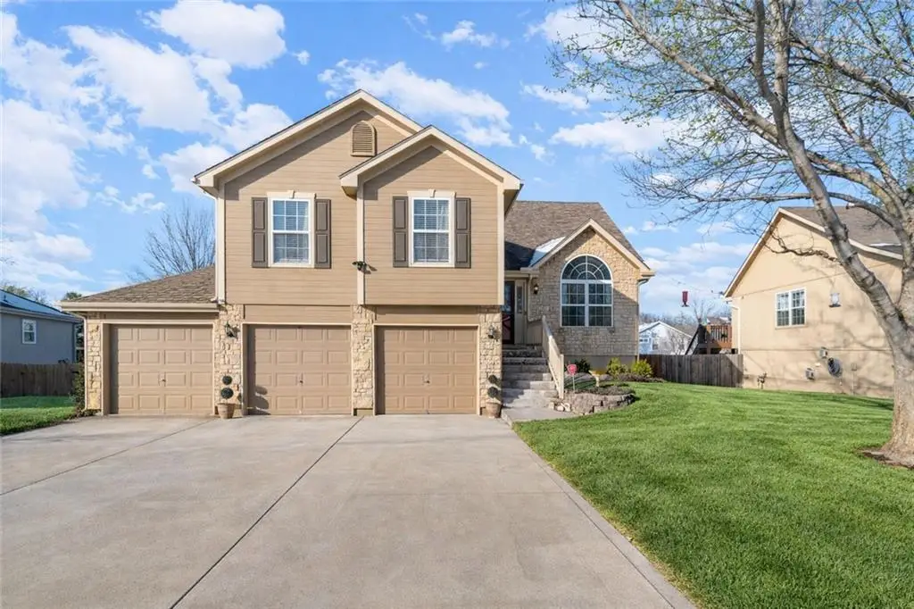 505 SE Saratoga Drive, Blue Springs, MO 64014 - Image #1
