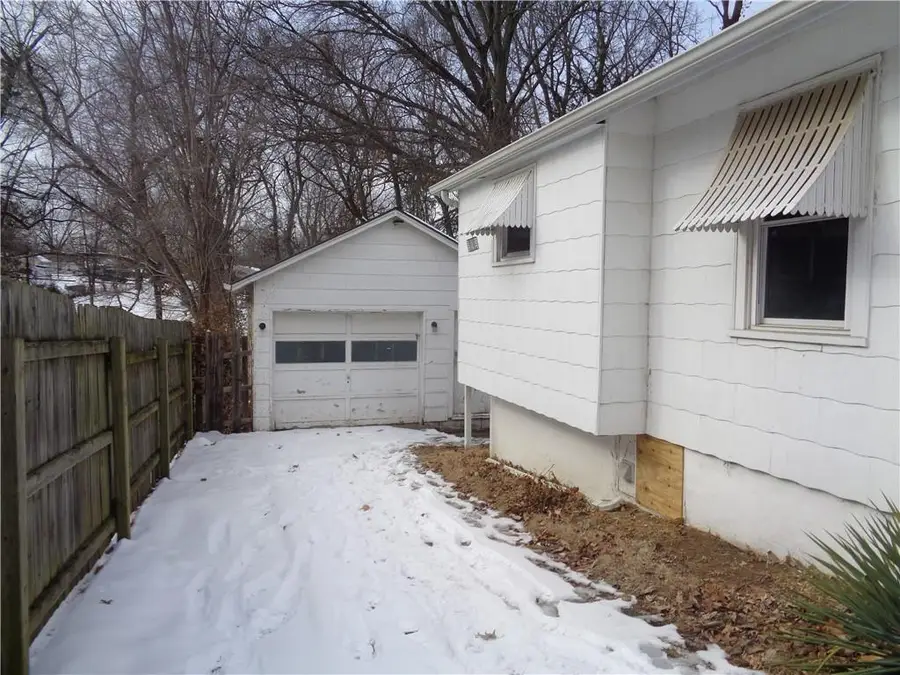 1618 S Claremont Avenue, Independence, MO 64052 - Image #2