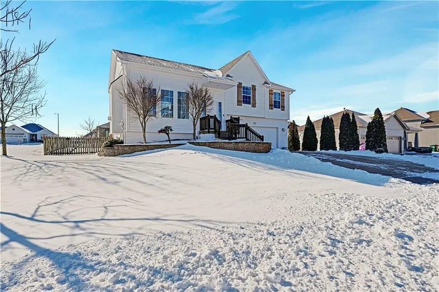 1511 N 4th Street E, Louisburg, KS 66053 - #3