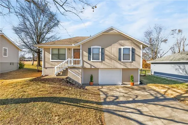 507 Poplar Street, Peculiar, MO 64078