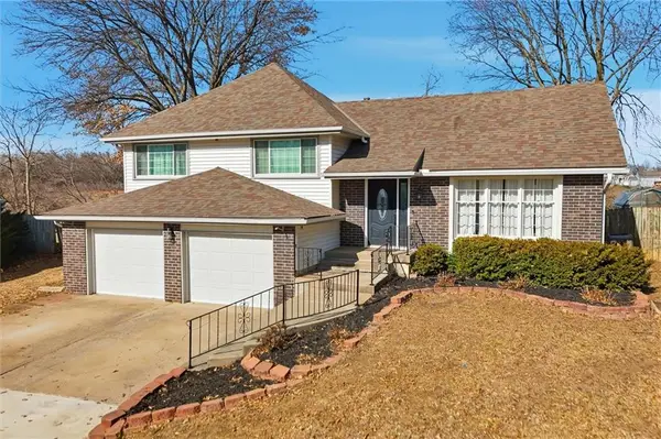 1300 Robin Circle, Kearney, MO 64060