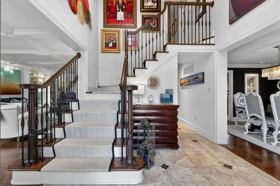 221 W 53rd Terrace, Kansas City, MO 64112 - #3