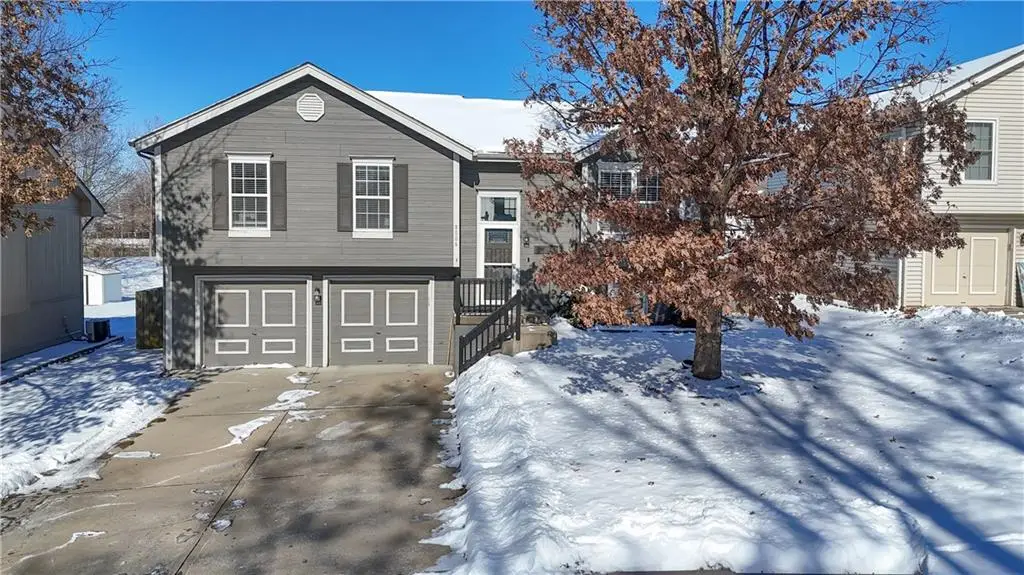 8006 S Church Road, Pleasant Valley, MO 64068 - Image #1