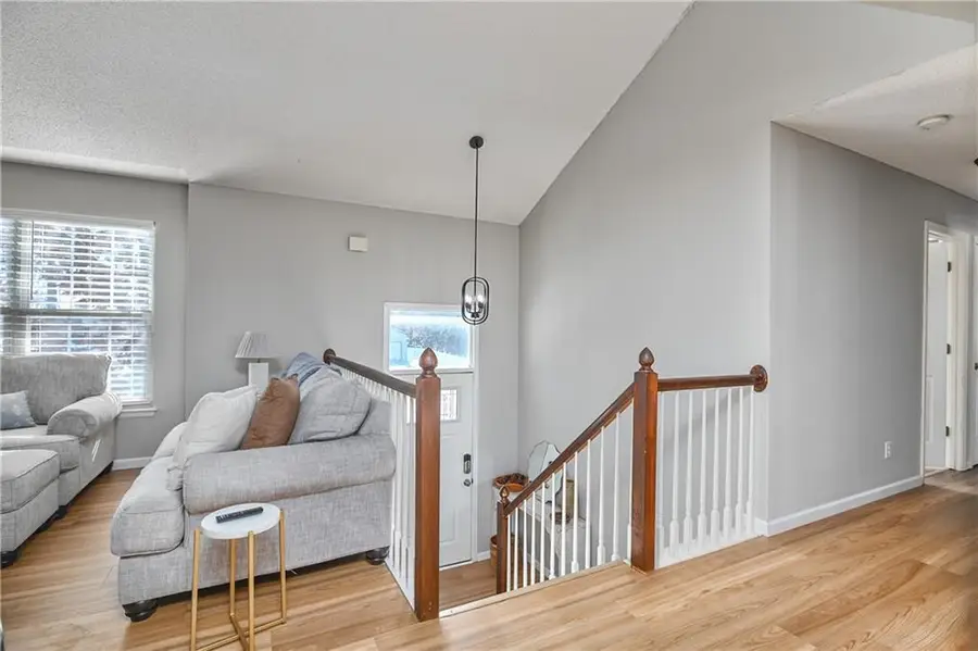 8006 S Church Road, Pleasant Valley, MO 64068 - Image #3