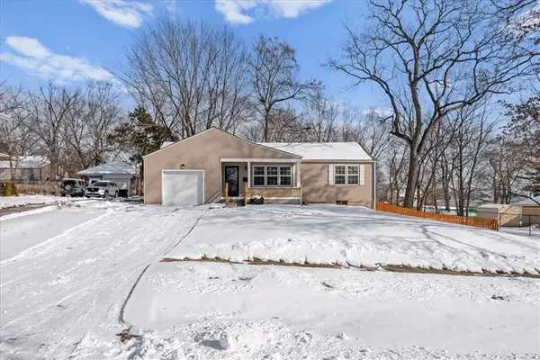 414 N Randolph Street, Pleasant Hill, MO 64080