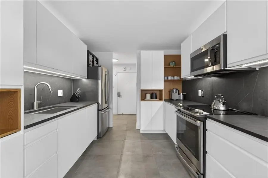 2510 Grand Boulevard #1102, Kansas City, MO 64108 - #3