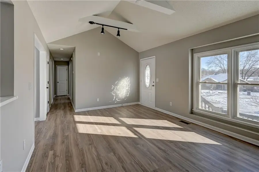 208 NE 80th Street, Kansas City, MO 64118 - Image #3