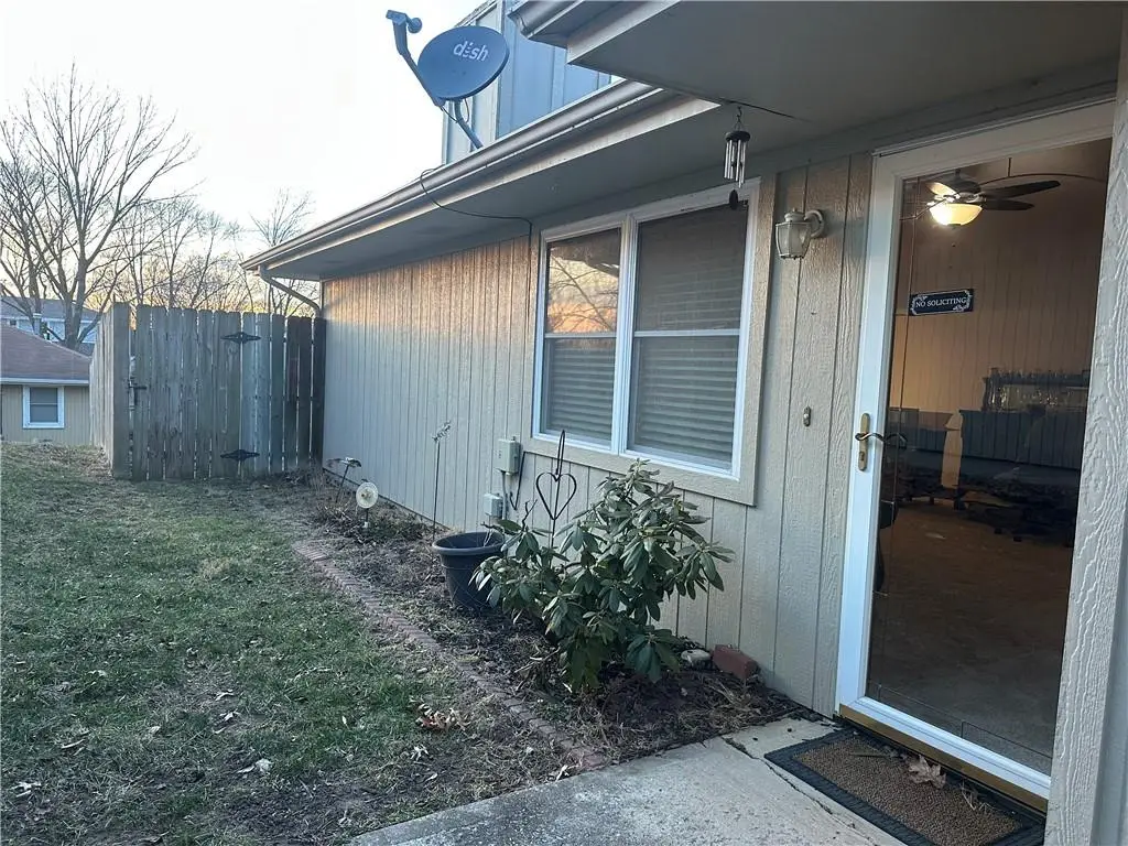 2817 NW 3rd Terrace, Blue Springs, MO 64014 - #1