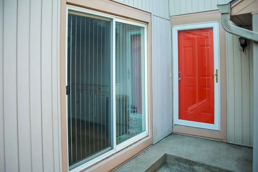 5984 N Kansas Avenue, Gladstone, MO 64119 - Image #2