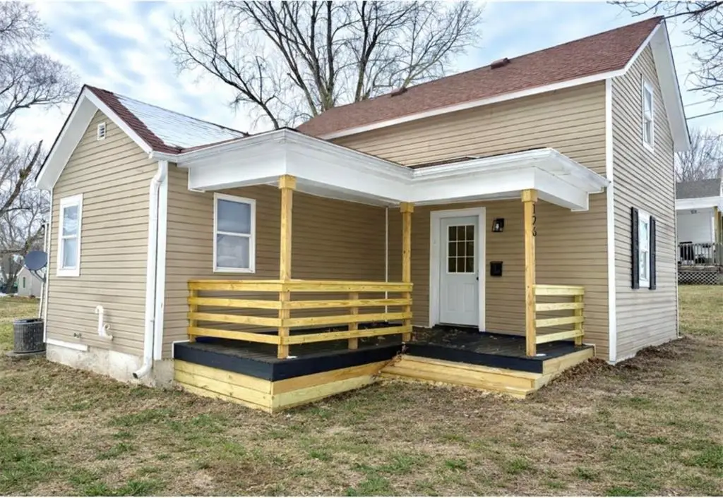 126 S Mulberry Street, Maryville, MO 64468 - #1