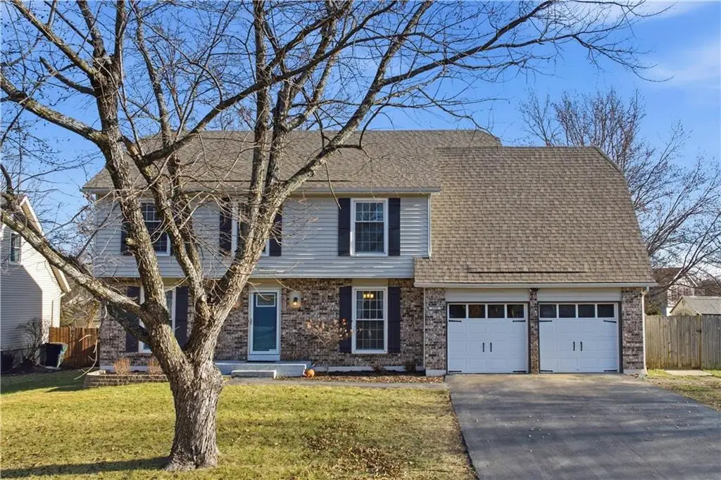 1701 E Sheridan Bridge Lane, Olathe, KS 66062 - #1