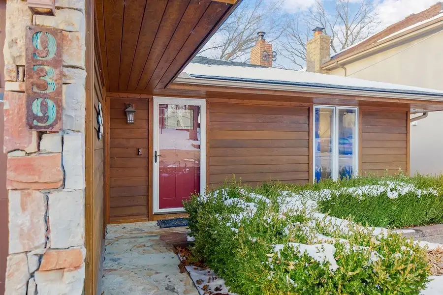 939 NW South Shore Drive, Lake Waukomis, MO 64151 - Image #2