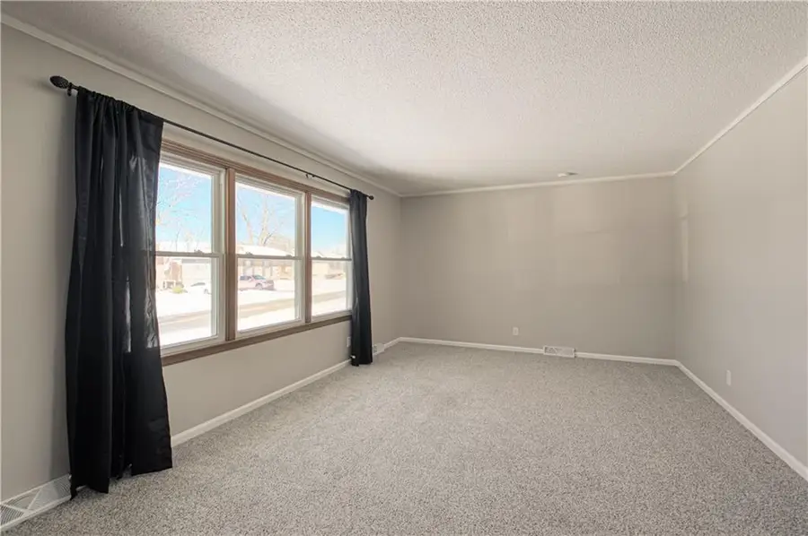 3925 S Bedford Avenue, Independence, MO 64055 - Image #3