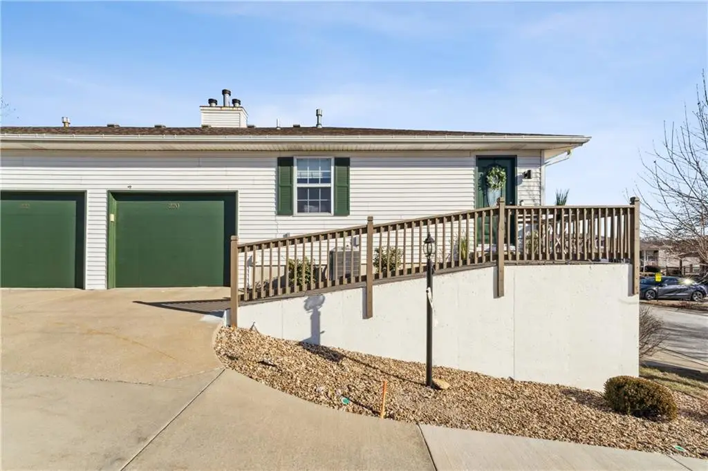 220 E Hansen Court, Independence, MO 64055 - Image #1