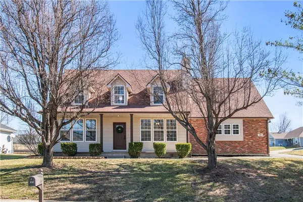 707 Tall Chief Street, Buckner, MO 64016