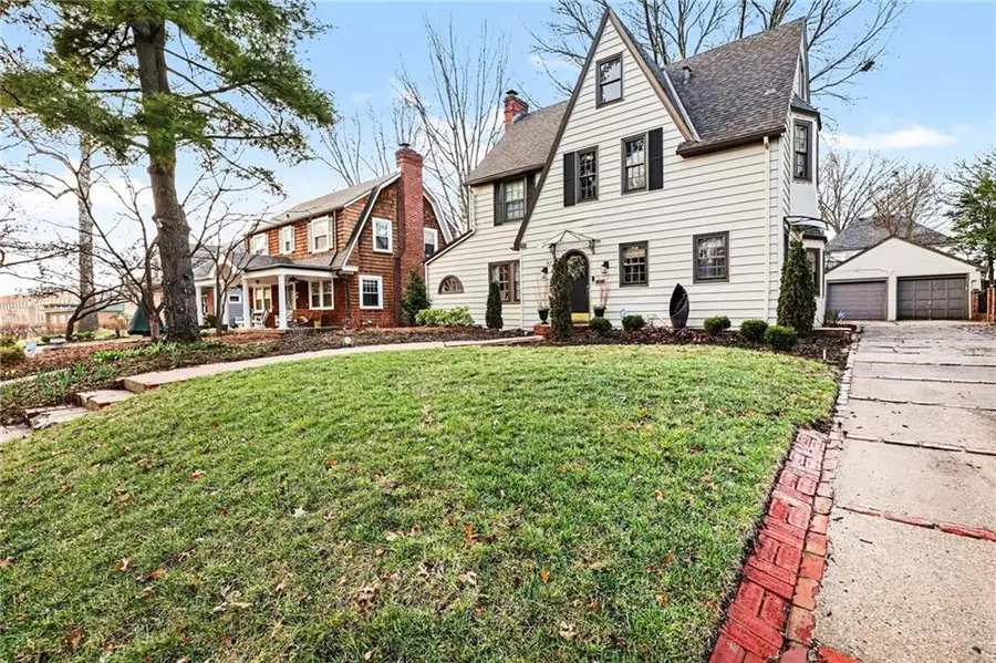 419 W 70th Terrace, Kansas City, MO 64113 - #3