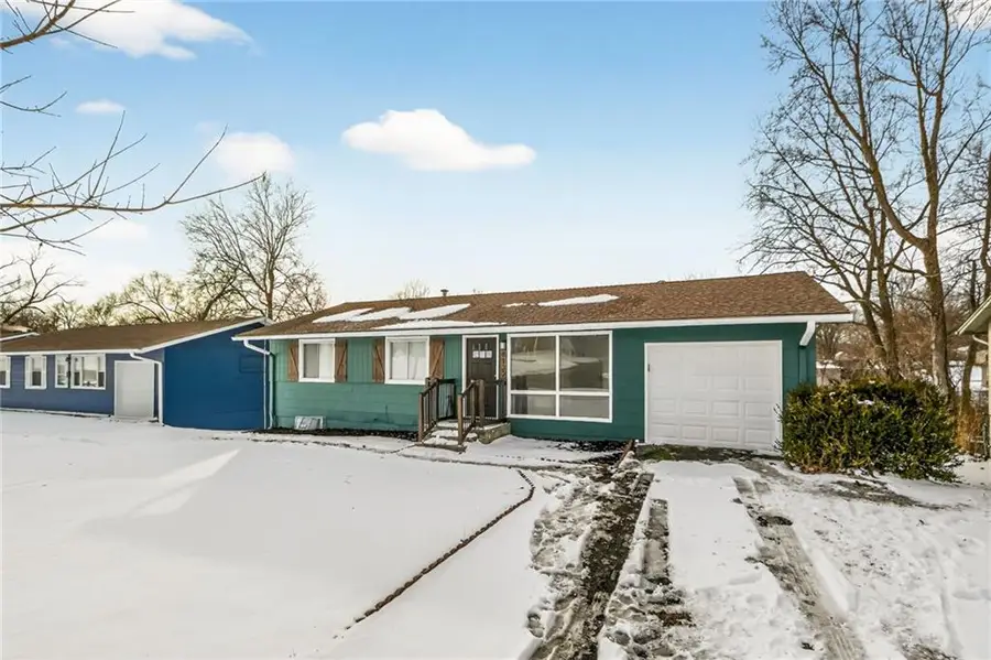 8132 Sterling Avenue, Raytown, MO 64138 - #3