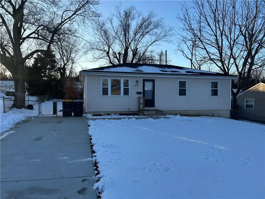 4820 N Manchester Avenue, Kansas City, MO 64119 - #2