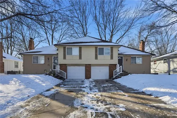 1409 - 1411 E Ridgeway Drive, Olathe, KS 66061