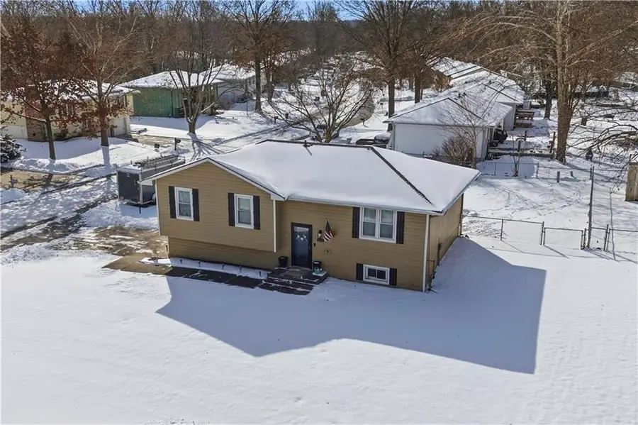 1610 SE Camelot Court, Oak Grove, MO 64075 - #3