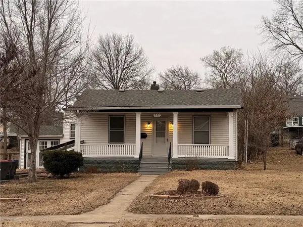 207 W Market Street, Warrensburg, MO 64093