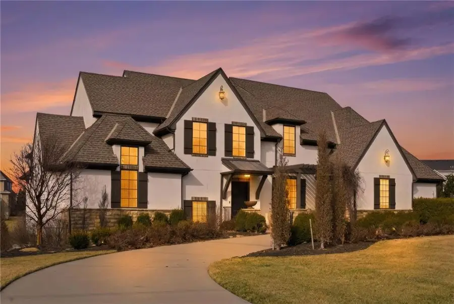 10516 N Hedges Avenue, Kansas City, MO 64157 - #2