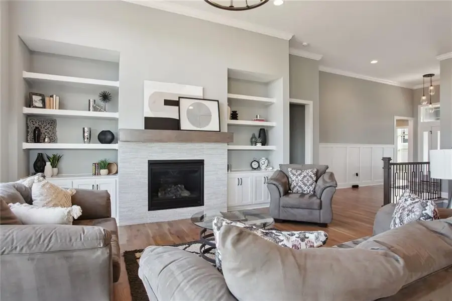 8162 Valley Road, Lenexa, KS 66220 - Image #3