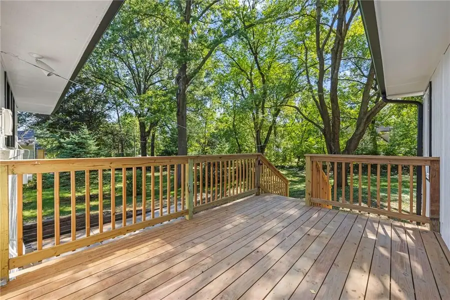 7019 W 69th Terrace, Overland Park, KS 66204 - #2