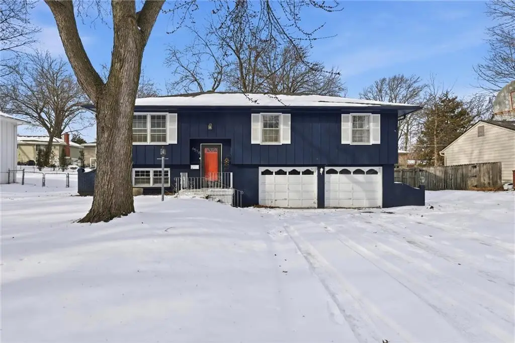 6518 Larsen Lane, Shawnee, KS 66203 - Image #1