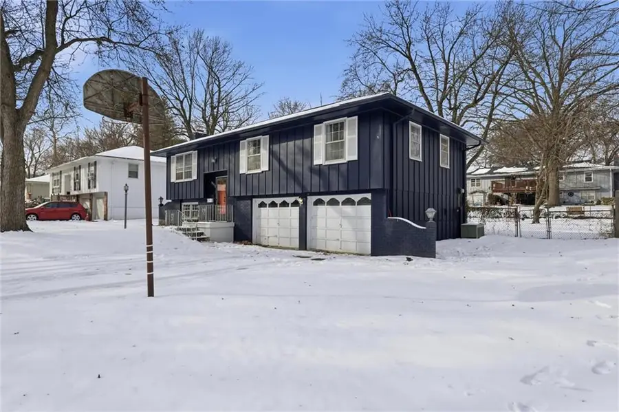 6518 Larsen Lane, Shawnee, KS 66203 - Image #2