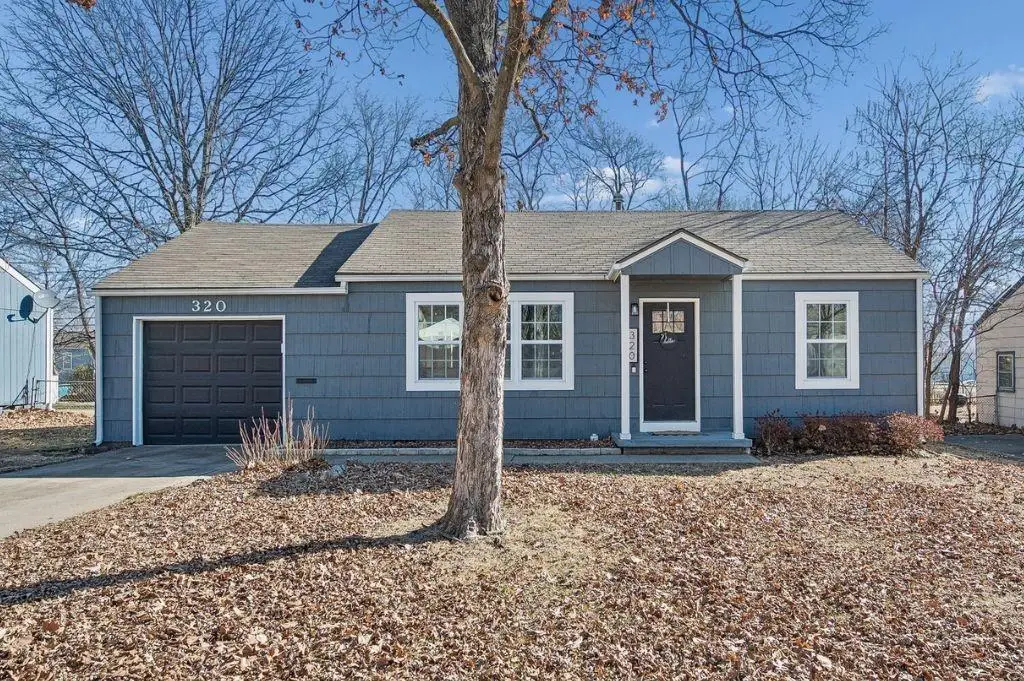 320 S Central Street, Olathe, KS 66061 - #1