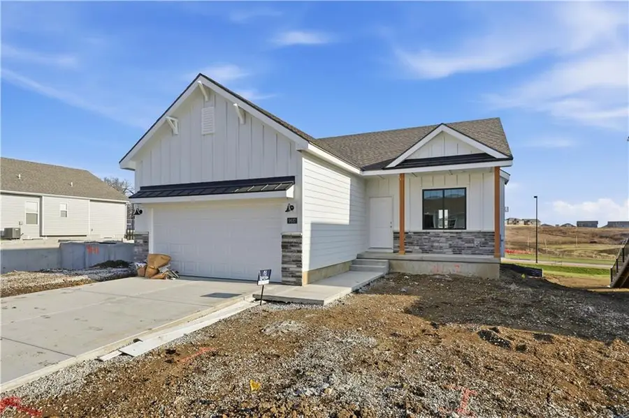 9637 N Colrain Avenue, Kansas City, MO 64154 - #2