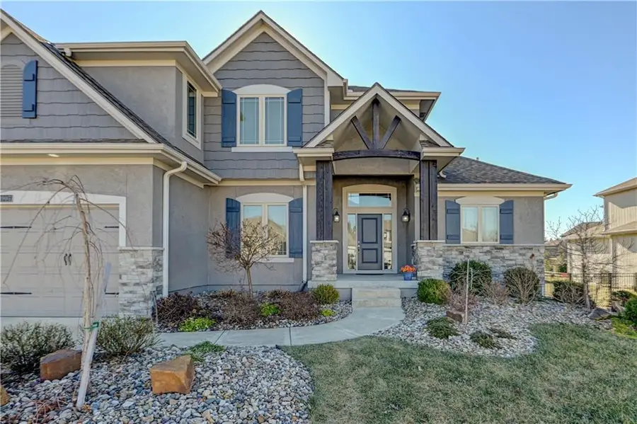 1907 NE Parks Summit Boulevard, Lees Summit, MO 64064 - #2