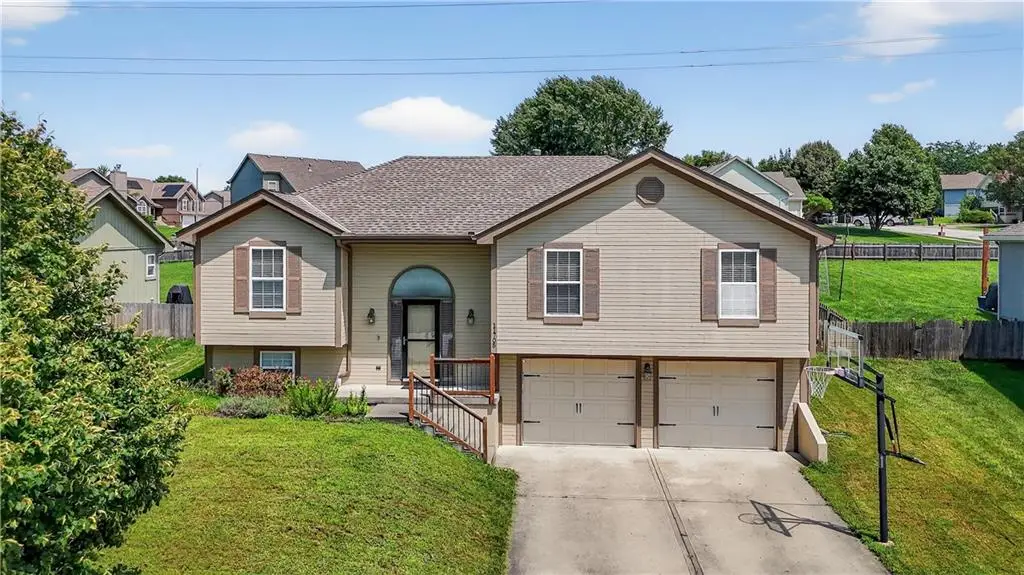 11705 N Charlotte Street, Kansas City, MO 64155 - #1