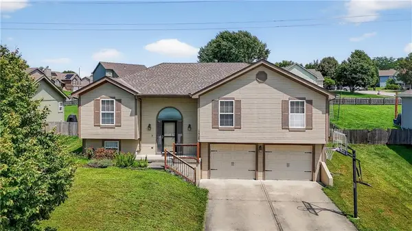 11705 N Charlotte Street, Kansas City, MO 64155