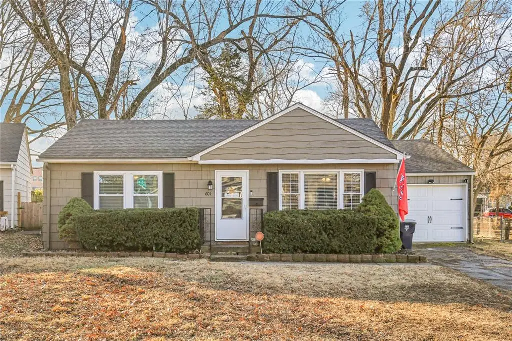 601 W 84th Terrace, Kansas City, MO 64114 - Image #1