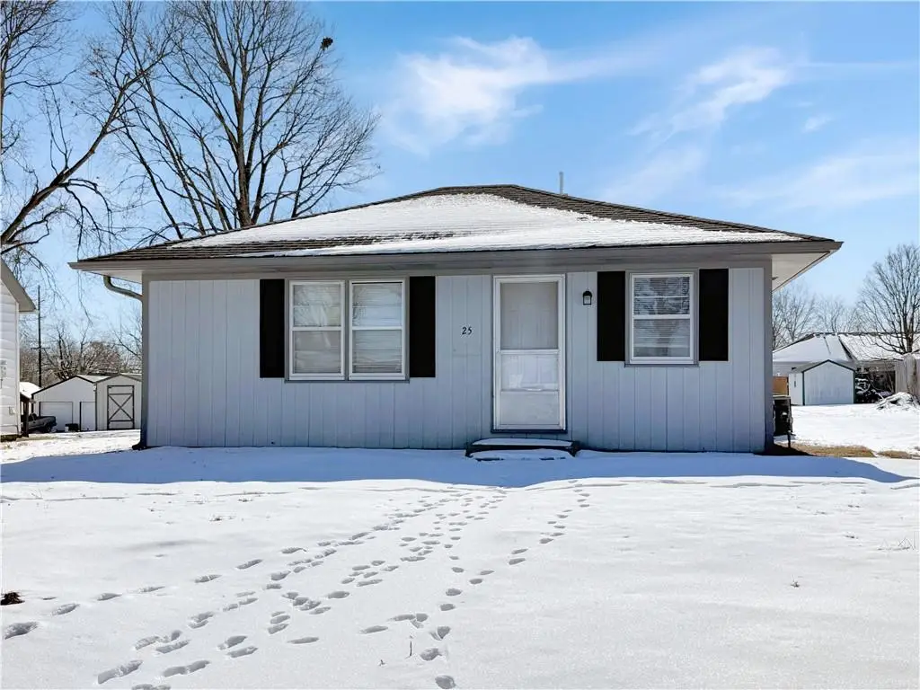 25 E Broadway Street, Higginsville, MO 64037 - #1