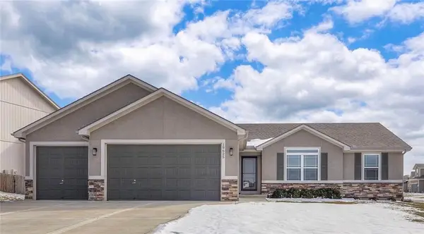 19625 W 197th Street, Spring Hill, KS 66083