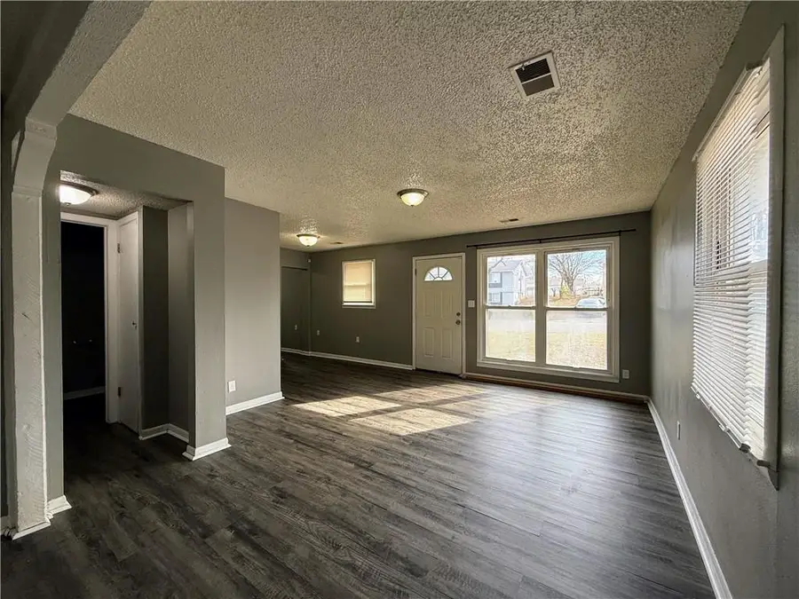 6004 E 152nd Street, Grandview, MO 64030 - Image #3