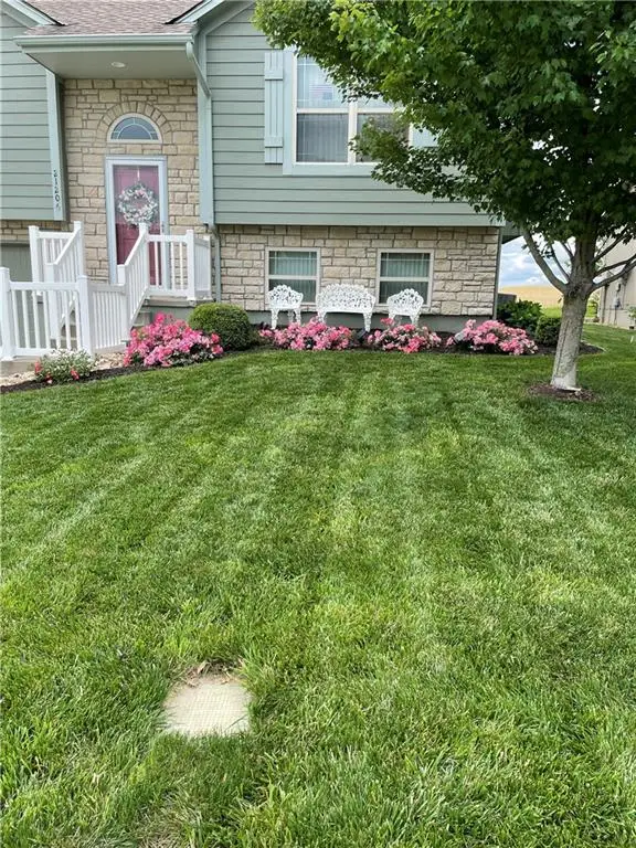 21206 North Pointe Drive, Peculiar, MO 64078 - #2