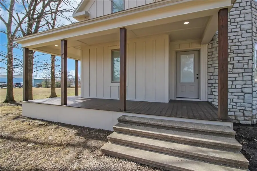 204 N 32nd Street, Parsons, KS 67357 - #2