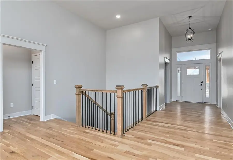 6010 Apache Drive, Shawnee, KS 66226 - Image #3