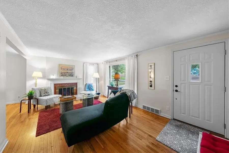 4621 W 71st Street, Prairie Village, KS 66208 - #2