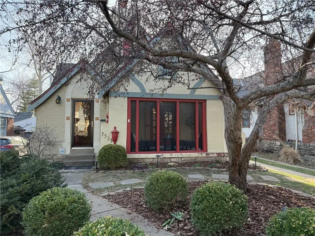7523 Walnut Street, Kansas City, MO 64114 - #1
