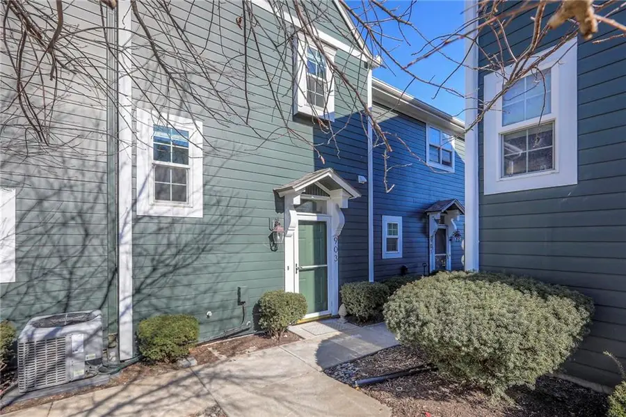 903 W 41st Place, Kansas City, MO 64111 - #2