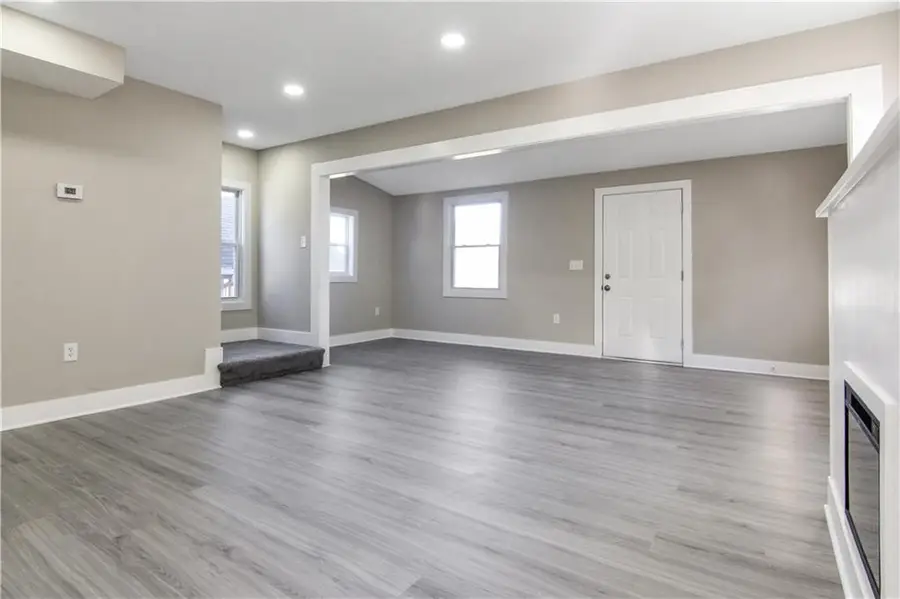 5815 Peery Avenue, Kansas City, MO 64126 - #2